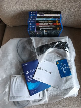 PS4 Pro 1TB+Mando+8 Juegos (último modelo de ps4)
