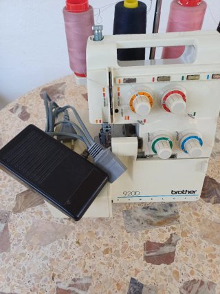 Remalladora Brother 920D 4 Bobinas