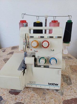 Remalladora Brother 920D 4 Bobinas