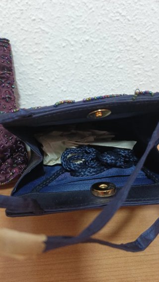Lote 2 bolsos bordados