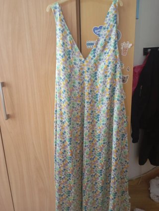 Vestido floral Zara