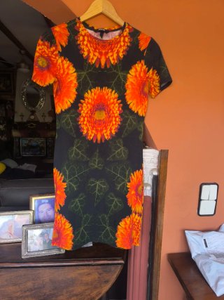 Vestido estampado flores naranja y negro