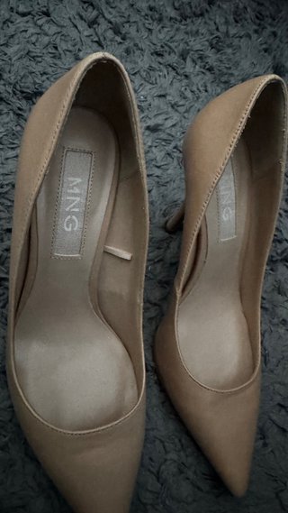 Tacones Mango Beige Talla 38  de piel