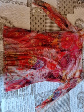 Maglia donna fantasia floreale rossa