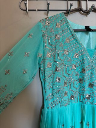 Gown indiano elegante verde menta ricamato XL