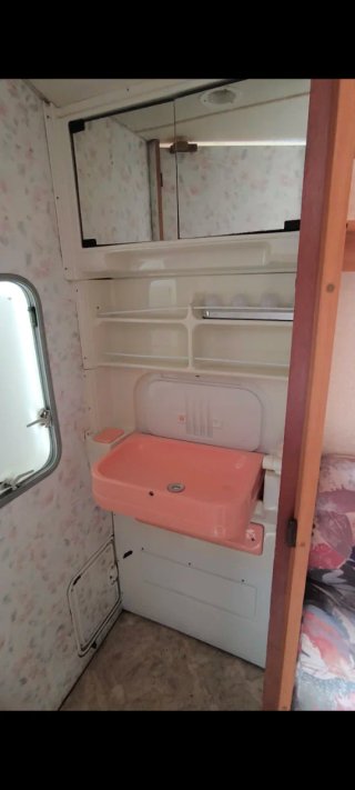 Caravana 860 kg con documentación francesa.