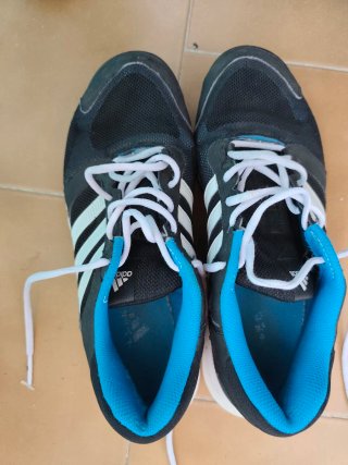 Zapatillas marca Adidas talla 41,5