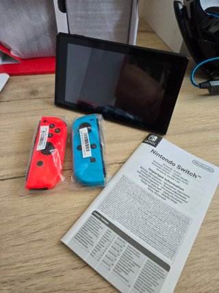 Nintendo Switch oled + Accesorios+ Mario Kart 8 D