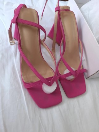 Zapatos de tacón rosa mujer