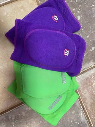 Pack 2 Rodilleras Verdes y Moradas