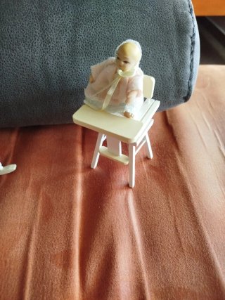 Muebles miniatura casa de muñecas