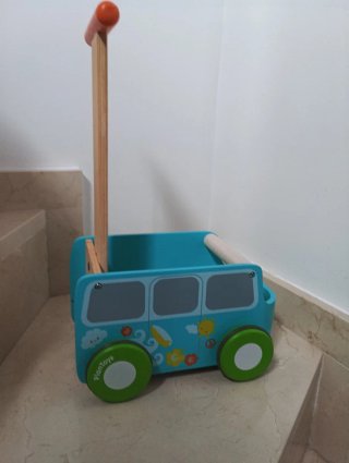 Correpasillos Van Walker Plan Toys Madera