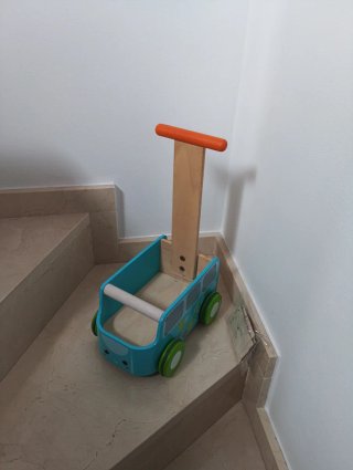 Correpasillos Van Walker Plan Toys Madera