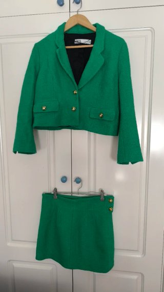 Traje Zara Chaqueta y Falda Verde