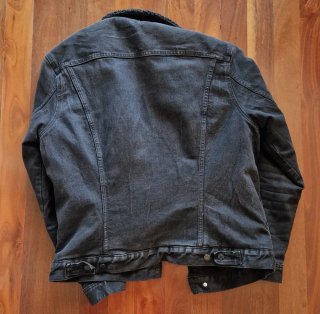 Chaqueta vaquera H&M negra forrada