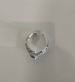 Anillo Morado Ajustable con Circonitas