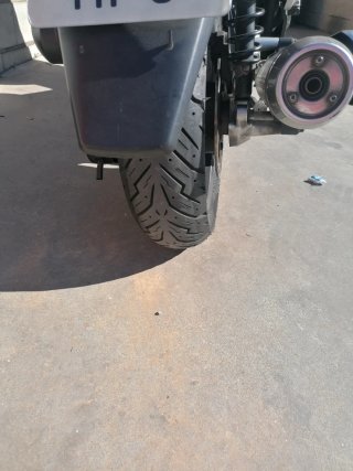 Moto bien conservada, es la XMAX 250 cc
