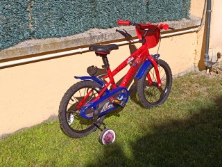 Bicicleta Infantil Spiderman con Ruedines