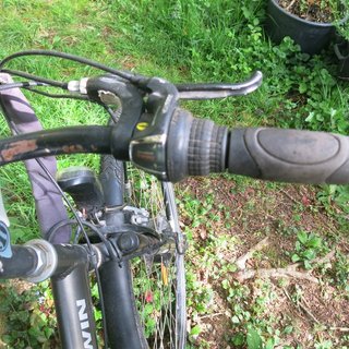 Bicicleta eléctrica gris Marca BTWIN 700E