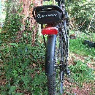 Bicicleta eléctrica gris Marca BTWIN 700E