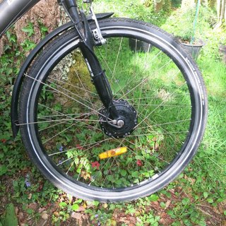 Bicicleta eléctrica gris Marca BTWIN 700E