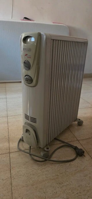 Radiador de aceite DeLonghi beige