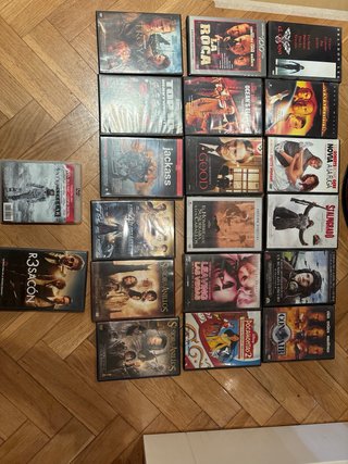 Torre para DVDs y Blu-ray + Películas