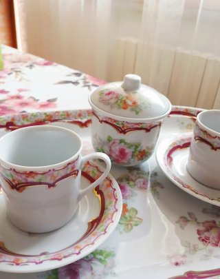 Servizio da caffè in porcellana