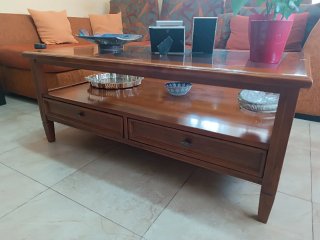 Mesa auxiliar de madera noble