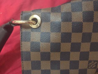 Bolso de hombro estilo tote cuadros marrones