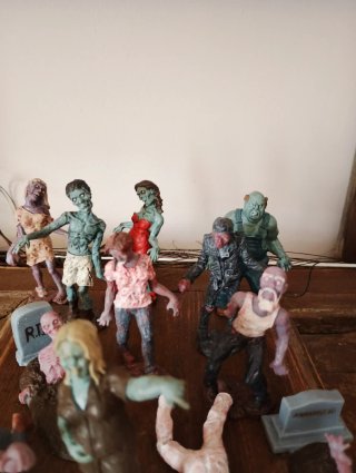 Figuras de colección de zombies Super Toob