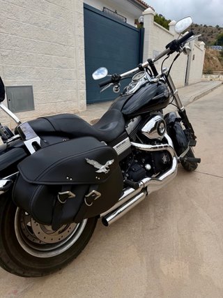 Harley Davidson Fat Bob Negra