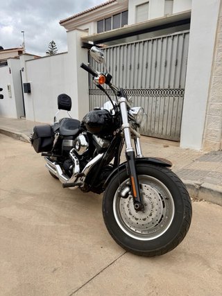Harley Davidson Fat Bob Negra