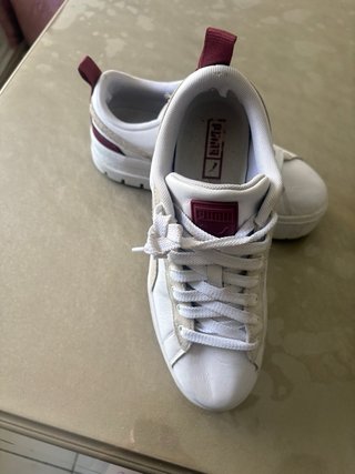 Zapatillas Puma Blancas y Burdeos N40  41 de mujer