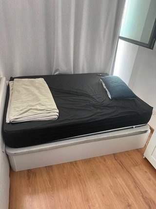 Cama con colchón y almacenaje