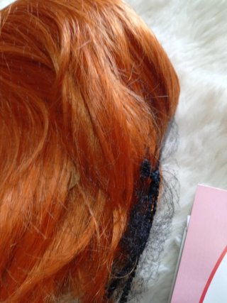 Peluca naranja corta ondulada
