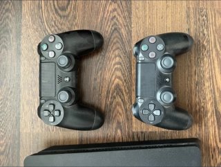 PS4 Slim 1TB + 9 Juegos + 2 Mandos
