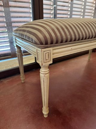 Banqueta tapizada madera