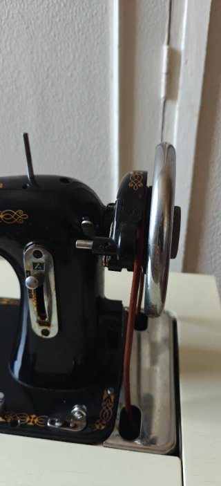 Máquina de coser Sigma Modelo A  (40/50) - mueble