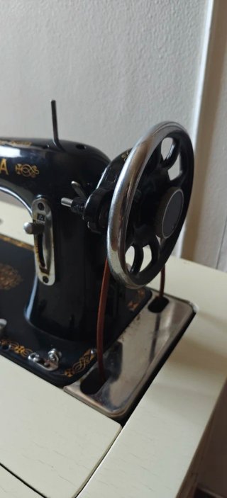 Máquina de coser Sigma Modelo A  (40/50) - mueble