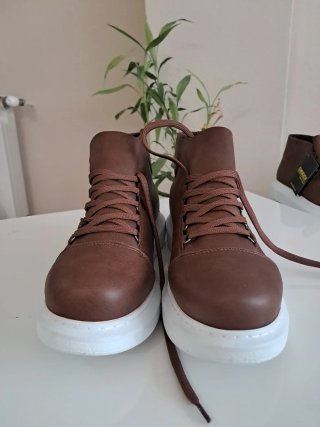 Botas hombre marrones