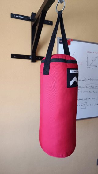 Saco de boxeo Outshock con soporte