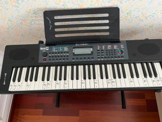 Piano con soporte