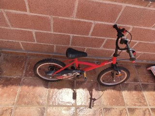 Bicicleta infantil roja Btwin