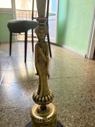 Cenicero de pie vintage (Mármol, bronce y resina)