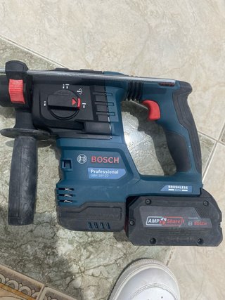 Kit Bosch 2 Herramientas + Cargador