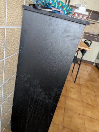 Zapatero de madera y plástico