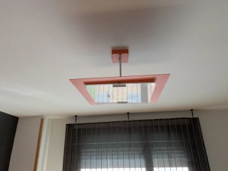 Estructura de cama con somier, mesillas integradas
