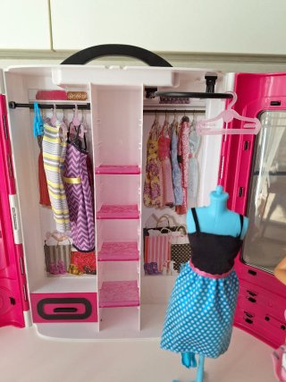 Maletín y mesa de costura Barbie