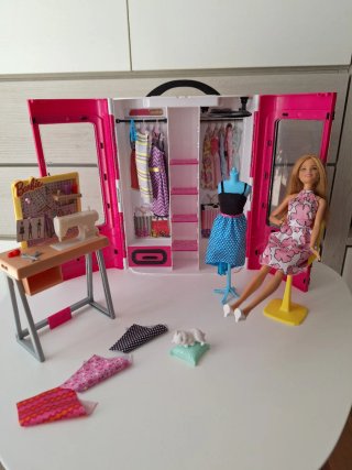 Maletín y mesa de costura Barbie